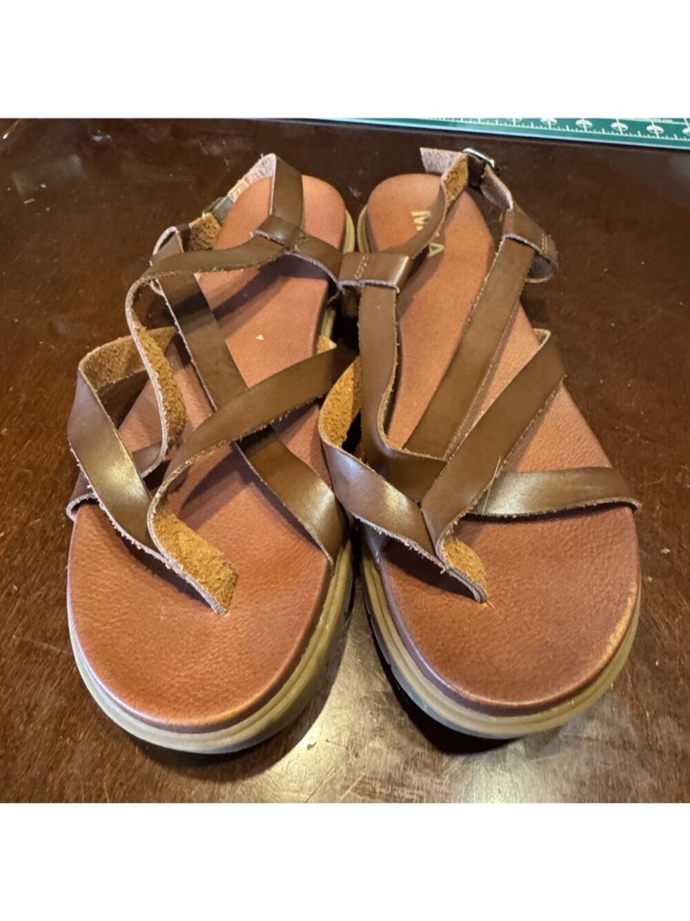 MIA Brown Strappy Sandals With Cushioned Sole Womens Size 9.5